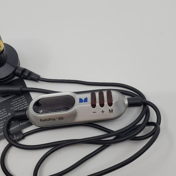 MONSTER RadioPlay 300 Car Stereo FM Transmitter. - Picture 10 of 12